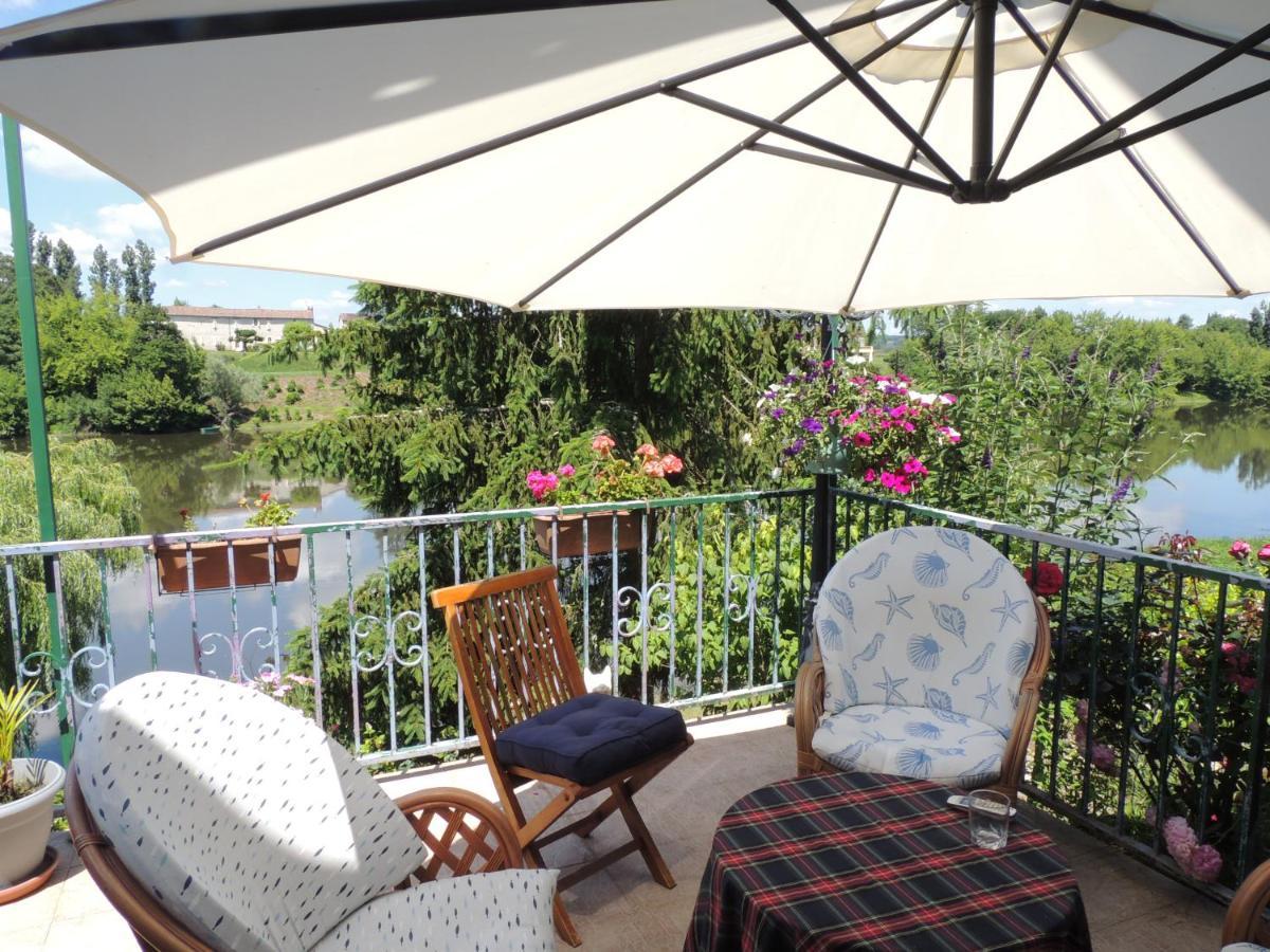 Le Jardin Des Cygnes Bed and Breakfast Pineuilh Εξωτερικό φωτογραφία